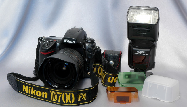Обои картинки фото nikon, 700, fx, бренды, профессиональная, зеркальная, фотокамера, объектив, вспышка