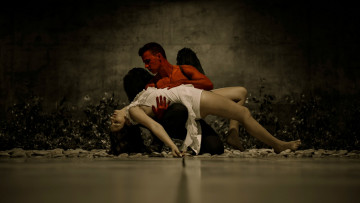 Картинка фэнтези фотоарт девушка танец hugo miguel andreia carvalhais парень devil passion