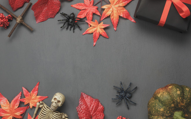 Обои картинки фото праздничные, хэллоуин, maple, leaves, осенние, gifts, autumn, background, wood, halloween, хеллоуин, подарки, дерево, листья, фон, осень
