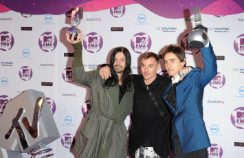 обоя музыка, 30, seconds, to, mars, премия, ema, джаред, лето, tomo, milichevic, jared, leto, shannon, mtv