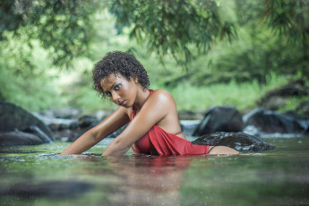 Картинка девушки -unsort+ темнокожие природа вода девушка мулатка модель темнокожая брюнетка
