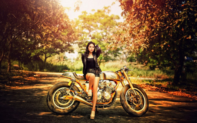 Обои картинки фото мотоциклы, мото с девушкой, honda
