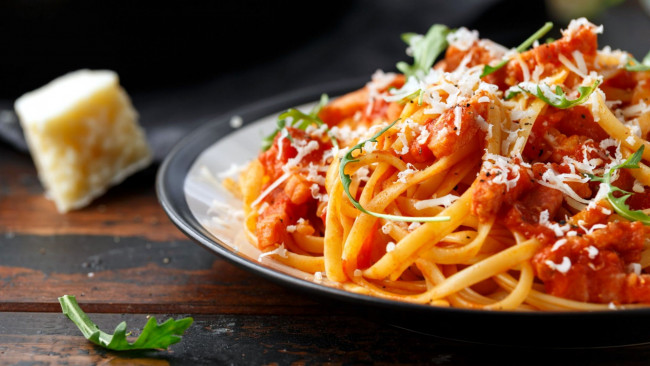 Обои картинки фото еда, макароны,  макаронные блюда, спагетти, сыр