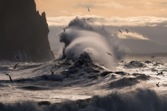 Обои картинки фото природа, моря, океаны, волны, шторм, буря, брызги, вода, океан, море, небо, непогода, ветер