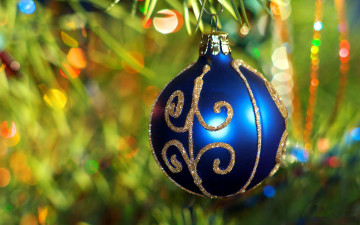 Картинка праздничные шарики золотый полоски синий
