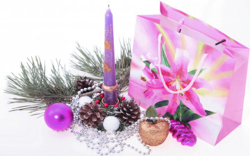 Картинка праздничные украшения шишки пакет свеча