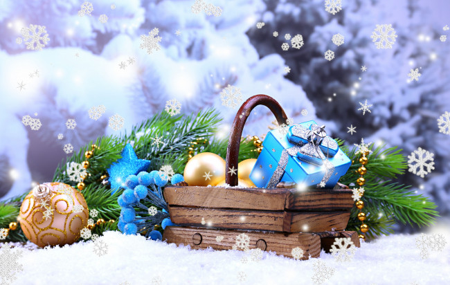 Обои картинки фото праздничные, украшения, ветка, игрушки, шарики, снег