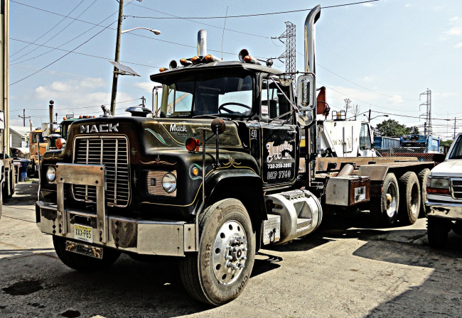 Обои картинки фото mack, автомобили, тяжелые, грузовики, trucks, inc, сша