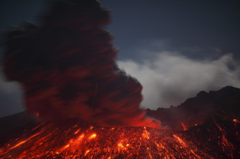 обоя природа, стихия, пепел, кратер, тучи, небо, зарево, клубы, дым, молния, огонь, лава, извержение, вулкан