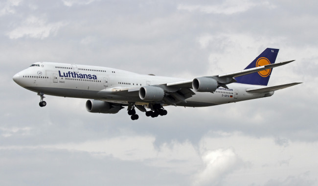 Обои картинки фото boeing 747-830, авиация, пассажирские самолёты, авиалайнер
