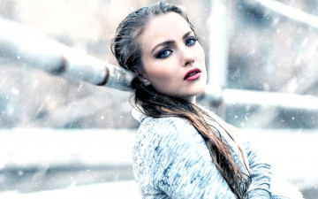 Картинка девушки -+лица +портреты лицо свитер изгородь снег