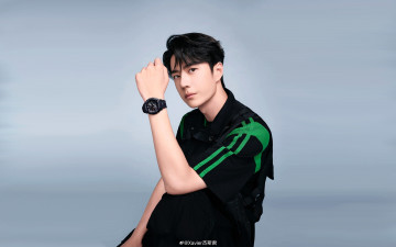 Картинка мужчины wang+yi+bo актер футболка часы