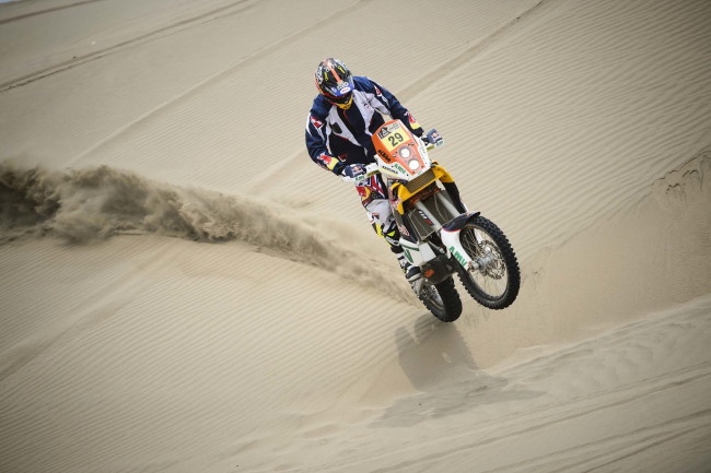 Обои картинки фото спорт, мотокросс, гонка, rally, dakar, песок, гонщик, мотоцикл