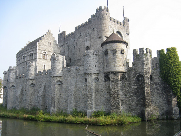 Обои картинки фото castle of counts,  ghent,  belgium, города, - дворцы,  замки,  крепости, замок, серый, кирпич