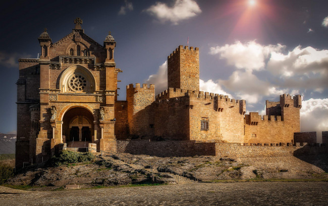 Обои картинки фото castillo javier, города, - дворцы,  замки,  крепости, замок, башни, стены