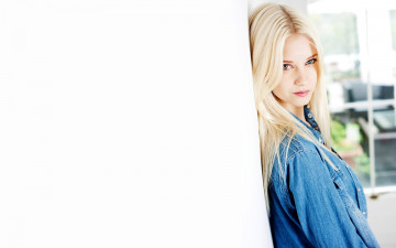 Картинка девушки -+блондинки +светловолосые nadia roed блондинка рубашка стена