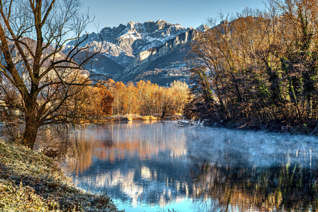 Обои картинки фото природа, реки, озера, осень, горы, деревья, осений, пейзаж, река, вода