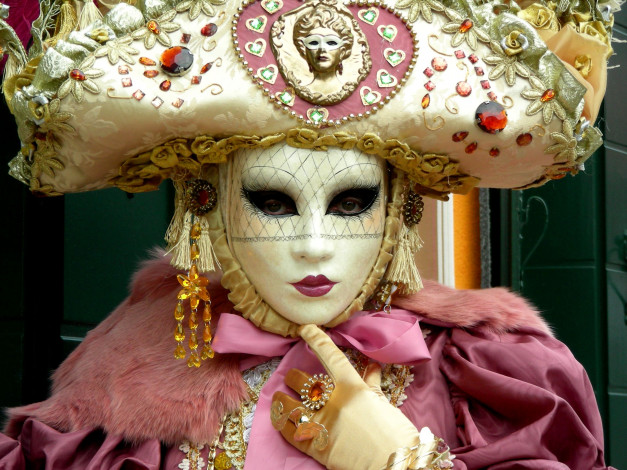 Обои картинки фото разное, маски, карнавальные, костюмы, венеция, карнавал, шляпа, перчатки