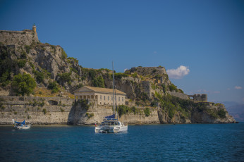 Картинка кркира+ греция города -+пейзажи вода здания яхты