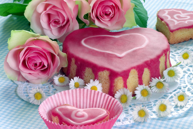 Обои картинки фото еда, торты, сердце, ромашки, розы