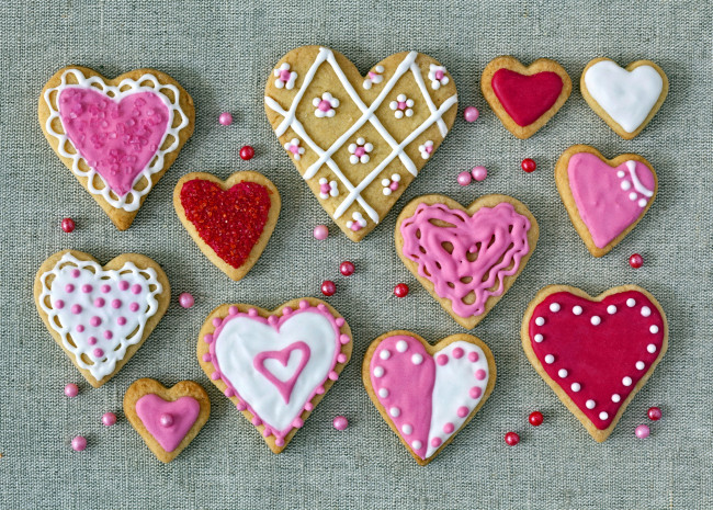 Обои картинки фото еда, пирожные,  кексы,  печенье, сердечки, печенье