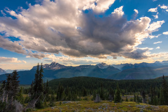 Картинка природа пейзажи облака над национальным парком глейшер канада