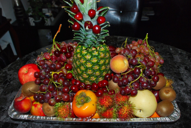 Обои картинки фото еда, фрукты,  ягоды, ананас, виноград, киви
