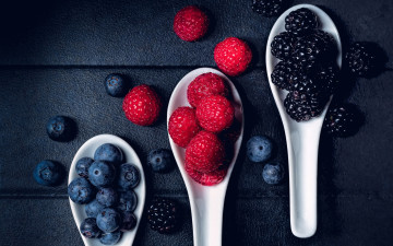 Картинка еда фрукты +ягоды черника малина ежевика