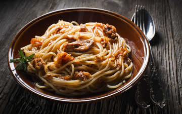 обоя еда, макаронные блюда, спагетти, розмарин, мясо