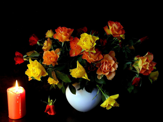 Обои картинки фото цветы, розы, букет, свеча, бутоны
