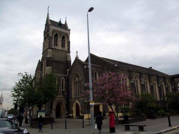 Обои картинки фото st john`s catholic church, gravesend, kent, uk, города, - католические соборы,  костелы,  аббатства, st, john's, catholic, church