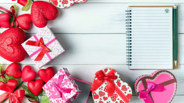 Картинка праздничные день+святого+валентина +сердечки +любовь сердечки коробки подарки блокнот