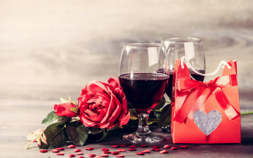 Картинка праздничные день+святого+валентина +сердечки +любовь розы вино подарок сердечки