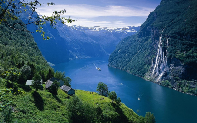 Обои картинки фото гейрангер-фьорд,  норвегия, природа, реки, озера, горы, лес, канал, водопад, дома