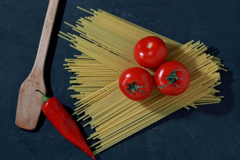 Картинка еда разное помидоры спагетти томаты перец макароны