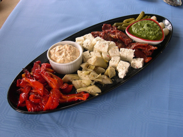 Обои картинки фото еда, салаты, закуски, овощи, соус, сыр