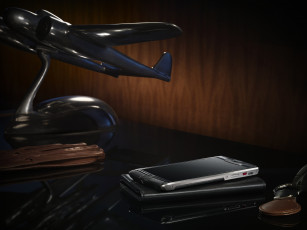 Картинка бренды -+vertu+signature vertu телефон смартфон стол самолет перчатка
