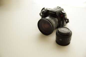 Картинка бренды sony объектив черный сони камера фотоаппарат