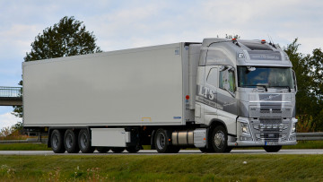 Картинка автомобили volvo+trucks тяжелый тягач седельный грузовик