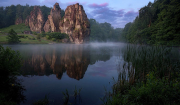 Картинка природа реки озера туман камыши река скалы