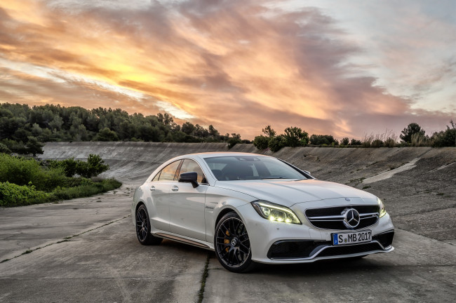 Обои картинки фото 2014 mercedes-benz cls 63 amg, автомобили, mercedes-benz, закат, белый