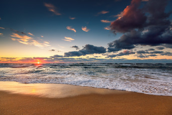 Картинка природа побережье море волны берег брызги облака