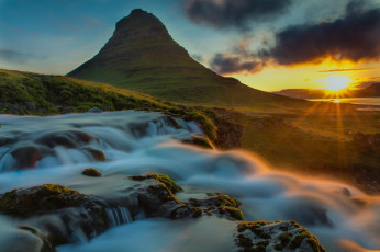 Картинка природа восходы закаты водопад лучи камни река гора солнце рассвет
