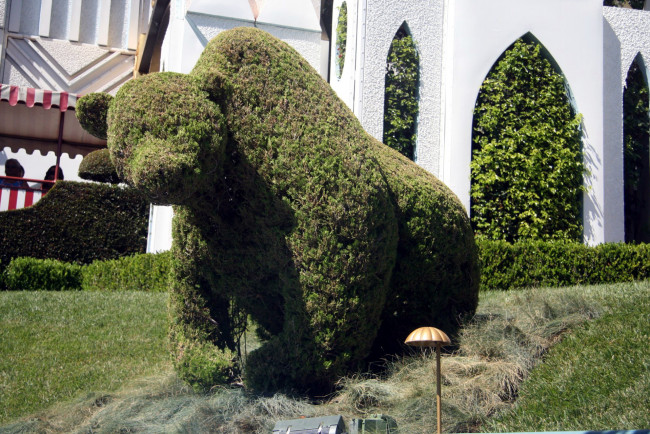 Обои картинки фото разное, садовые и парковые скульптуры, фигура, медведь