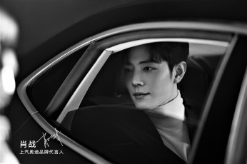 Картинка мужчины xiao+zhan актер лицо машина окно