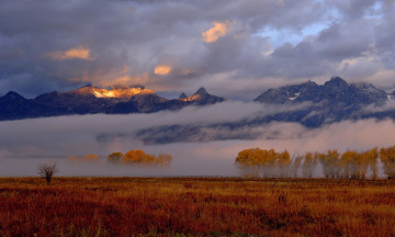 Картинка природа пейзажи горы деревья осень облака туман