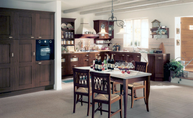 Обои картинки фото интерьер, кухня, стулья, духовка, бутылки, продукты, стол
