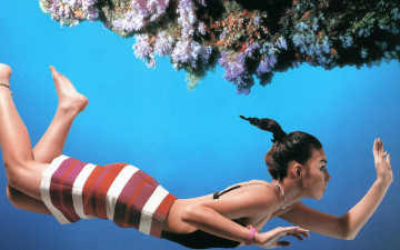 Картинка девушки -+азиатки платье море кораллы