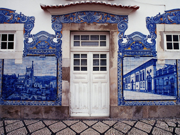 Обои картинки фото train, station, aveiro, beira, litoral, portugal, города, здания, дома