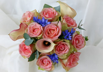 Картинка цветы букеты композиции каллы розы гиацинты